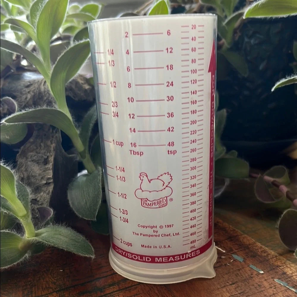 The Pampered Chef Wondercup Measure All Liquid & Dry Measuring Cup